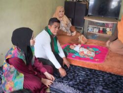 Bupati Pelalawan H. Zukri SE Didampingi istri Sambangi Wanita Disabilitas Korban Perkosaan yang Telah Melahirkan